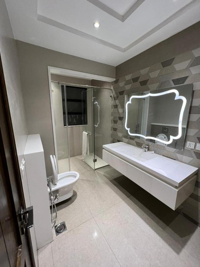 Palm Tree Hotel Lahore Ngoại thất bức ảnh