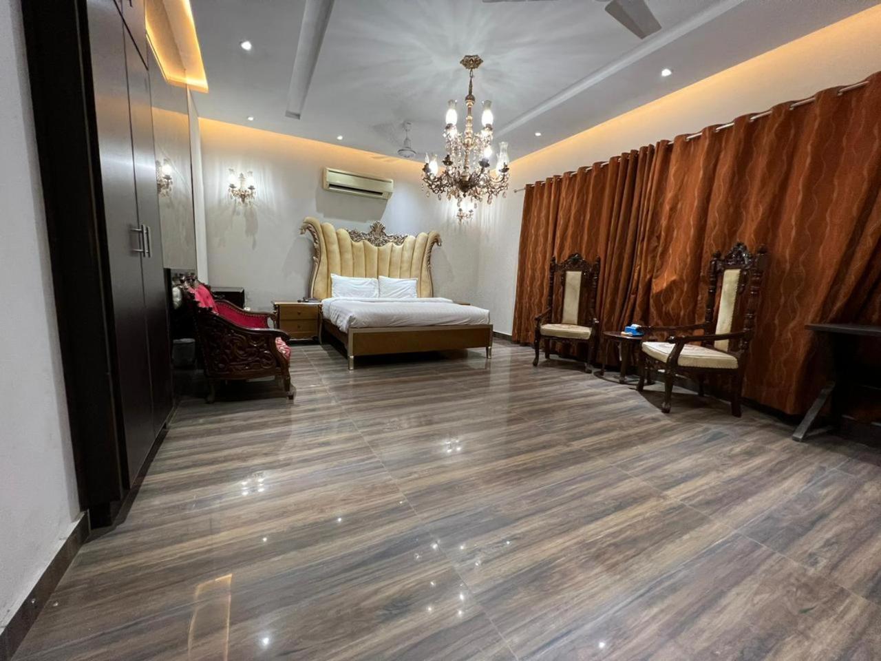 Palm Tree Hotel Lahore Ngoại thất bức ảnh